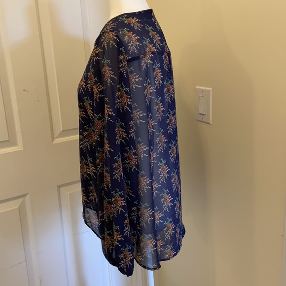 Navy floral top with lined bodice & sheer sleeves EUC - Picture 7 of 11